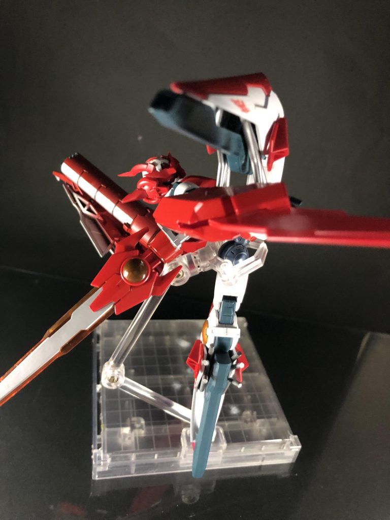 稼働を活かしてこういうテクニカルなポーズも……