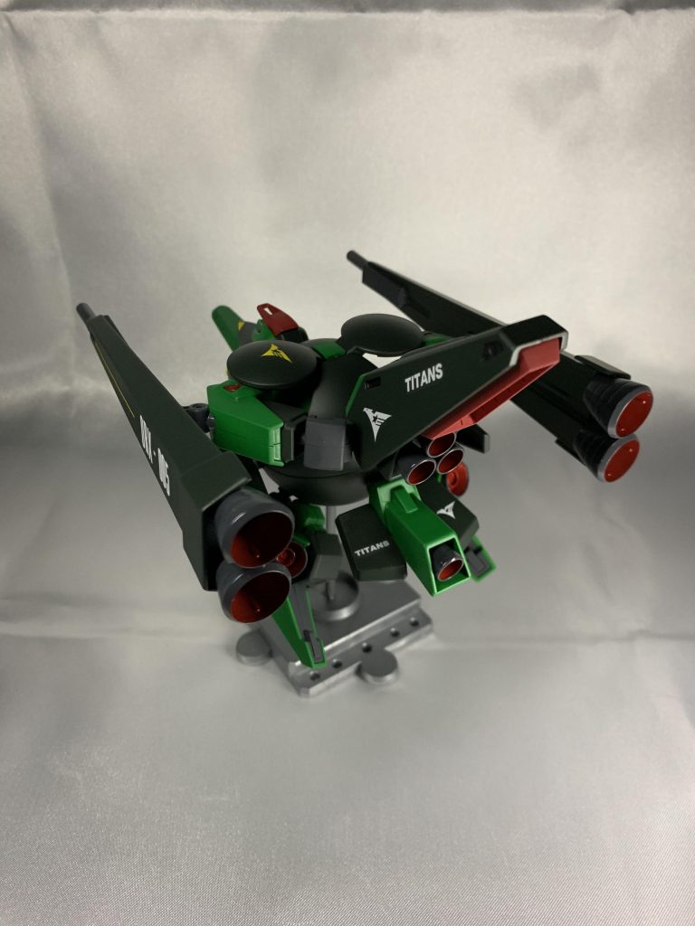 これでもちゃ〜んと、HGとかの改造作品も作っているんですよ。ただ気がつくと、それをそっちのけでハロをいじっている自分がいます。