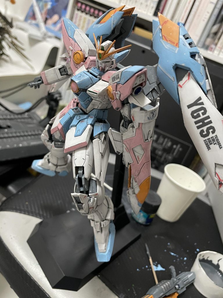 いつも水性ホビーカラーでウェザリングしてたのですが、今回はウェザリングカラーのグレーを使ってみました。グレーだと埃っぽい感じでちょっとイメージとちがったかも…