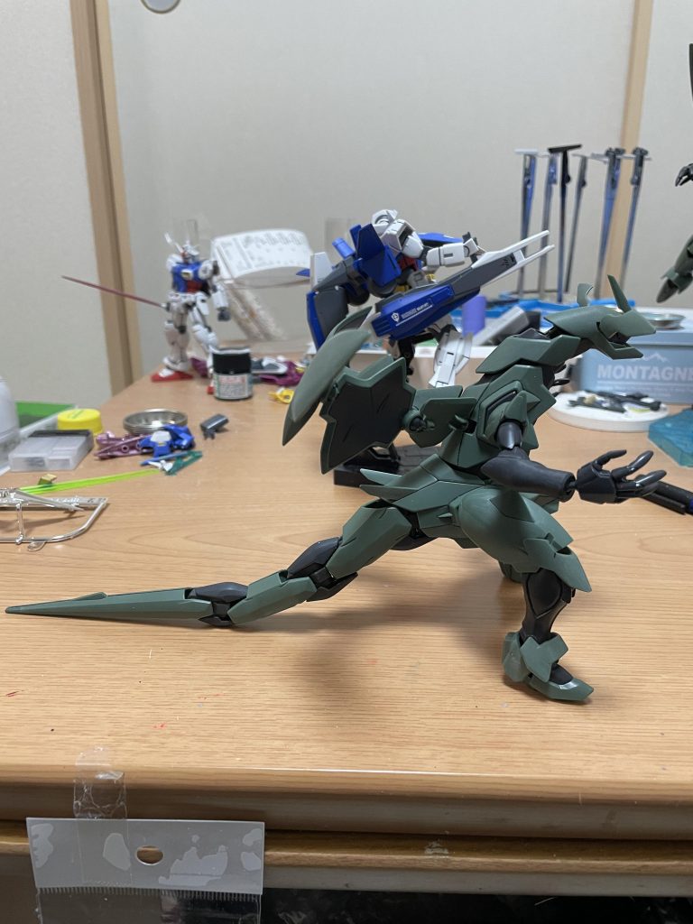 AGE1との対比尻尾の分長すぎです(笑)