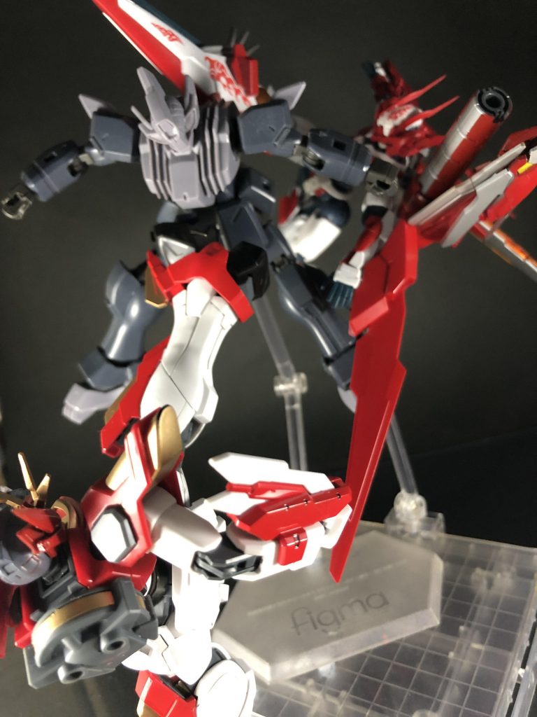 通常形態で並べても中々様になってるかなぁと!