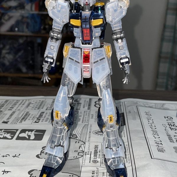 RGνガンダム   クリアカラー(外装着け完了)外装着け前はこちら➡️           https://gumpla.jp/story/909775個人用の折りたたみ型机、椅子を購入したので、外装まで組み上げれました。後は目立つ箇所のヤスリがけ、デカール貼りをしたら完成の予定です（1枚目）