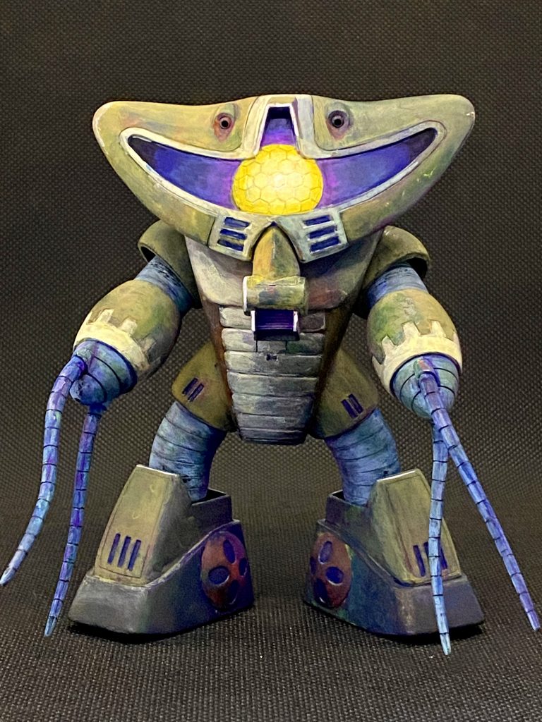 設定画や箱絵で見る立ち姿がビシッと決まるように、というのがプロポーションと可動のテーマです。