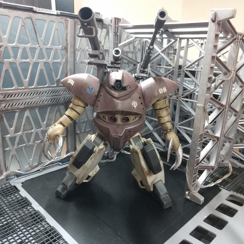 ジャブロー潜入–3枚目/制作者：まつじゅん