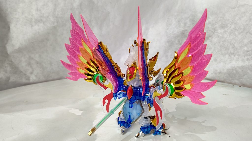 翼がメッチャキレイよね。レジェンドBBカッコいいなぁ、けどちょっとお高いなぁと悩んでいたら予約期間すぎてた大将軍。父上が再販されたのを期に、クリアバージョンの再販を予約して、積んだままにしてました。……ホントは通常版で良かったんだけど、なんでそっちは再販してくれないのプレバンさん!?でもクリアバージョンはメッキパーツ増えて豪華になってるのは善き。