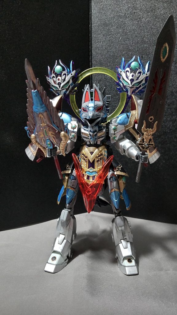 天熾鵬司馬懿サザビーの武器を持っていますが、これも嘗て司馬懿サザビーが同じような事をした結果、武器が取り上げられた上に浄化され、銀狐様の宝具になってしまったのだ。