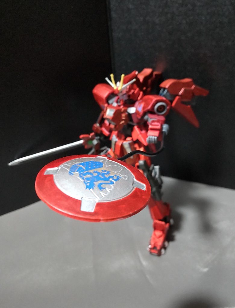 ○シールドチャクラムシールドを投擲武器としてワイヤー射出し、高速回転により相手を切り刻む。