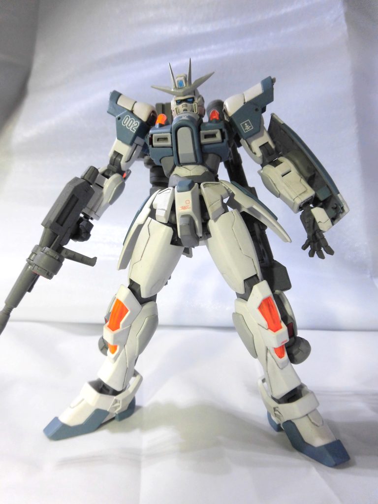 オレンジのエフェクトパーツにも入れ替えられますけどもあんまり似合わないかも。