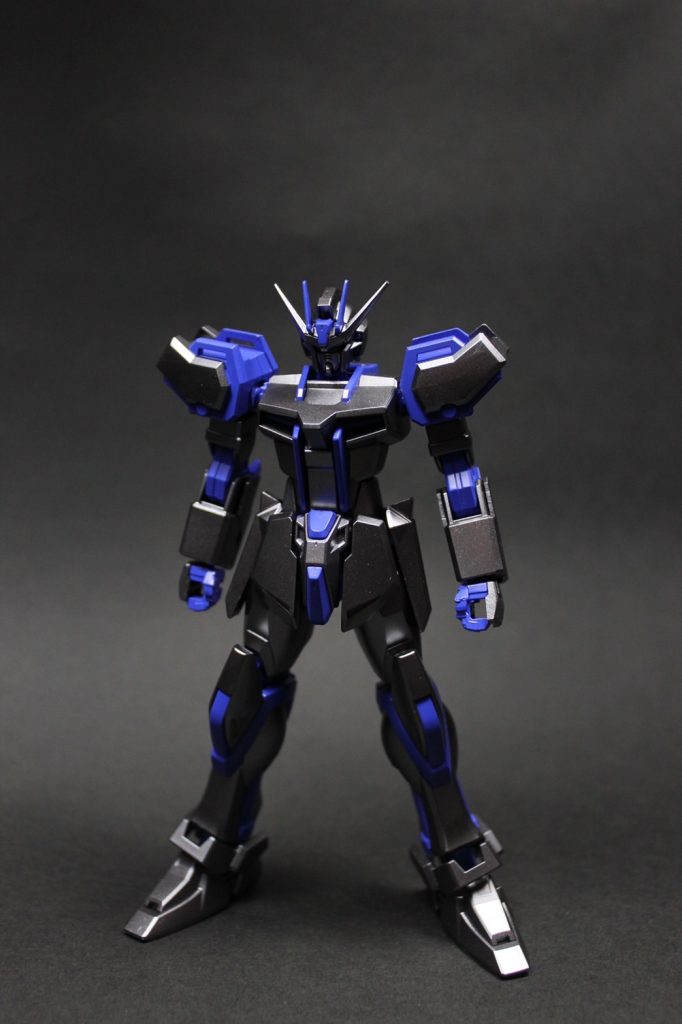 塗装のイメージは、名古屋にて開催中のイベント「ガンダムワールドコントラスト2021」で限定販売されているネオンカラーのガンプラです。ガンダムベース東京に見本の展示があり、参考にしています。