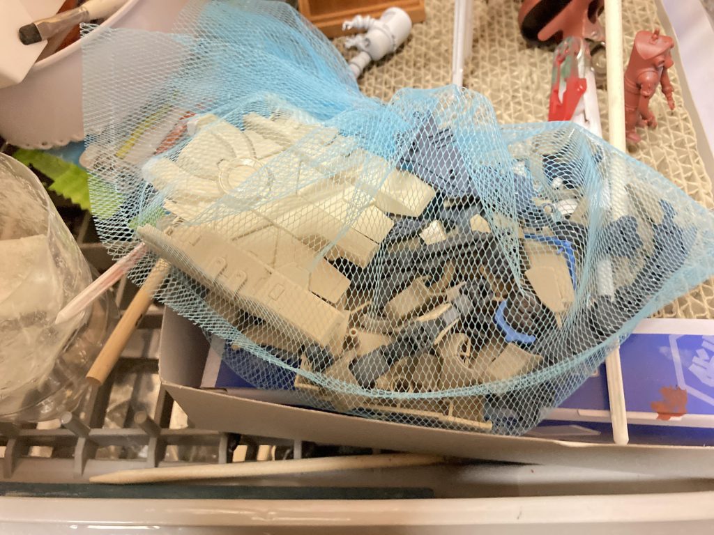 12/30〜01/02の冬休みモデリング、楽しみました。設定考えたり塗装している間に愛着湧いてきました。手を加える楽しみがプラモデルにはありますね。