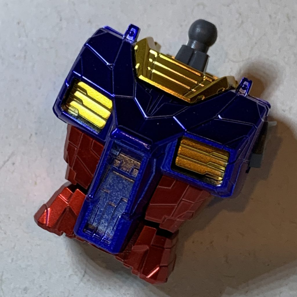 チタニウムフィニッシュなので、ゲートカットに多少気を使います。