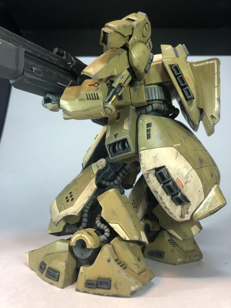 装甲の間から見えるパイプやフレームが好きです。