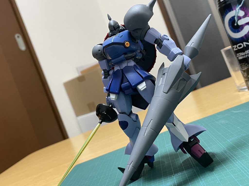 サフで埋めたところがおかしくないかチェックして塗装へ入りました!普段盛り盛りなミキシングが多いので、シンプルなミキシングかつ、ケンプらしく装備も程よく多い作品作りをコンセプトに制作してみましたが上手いことできました!普段からTwitterで仲良くさせていただいてるわかもんさんとコラボさせていただけて感謝感謝です🙏✨
