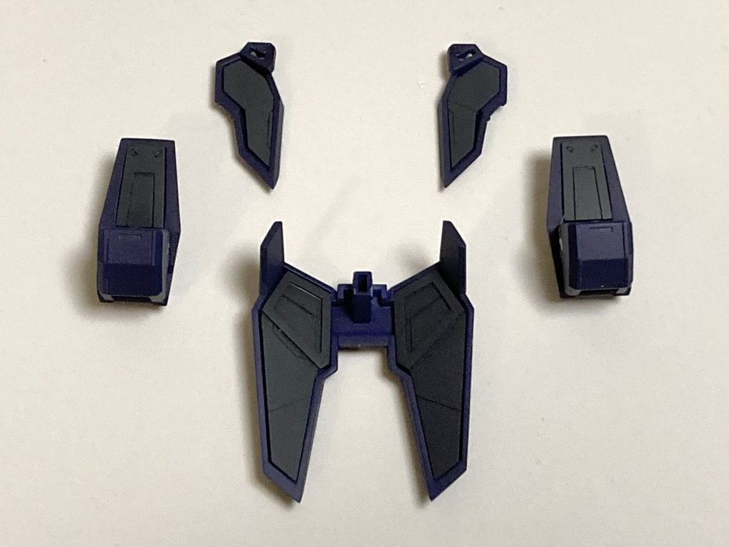 装甲裏の肉抜きはプラ板で埋めてディテールアップ。