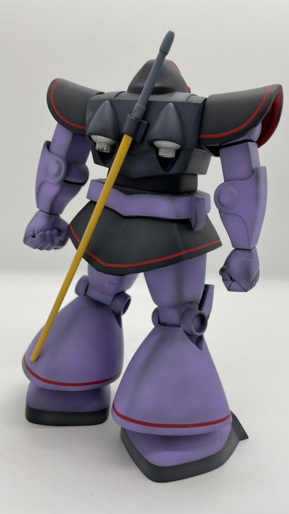 塗装は黒立ち上げで、グラデーションかけました。黒の部分もグレーを使用しグラデかけてます。