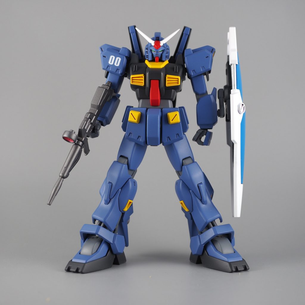 フェイスとアンテナとライフルとシールドはGP01使用してます。太ももは２ミリ延長、股関節ボールジョイント部は受け側を削り可動域を広げてます