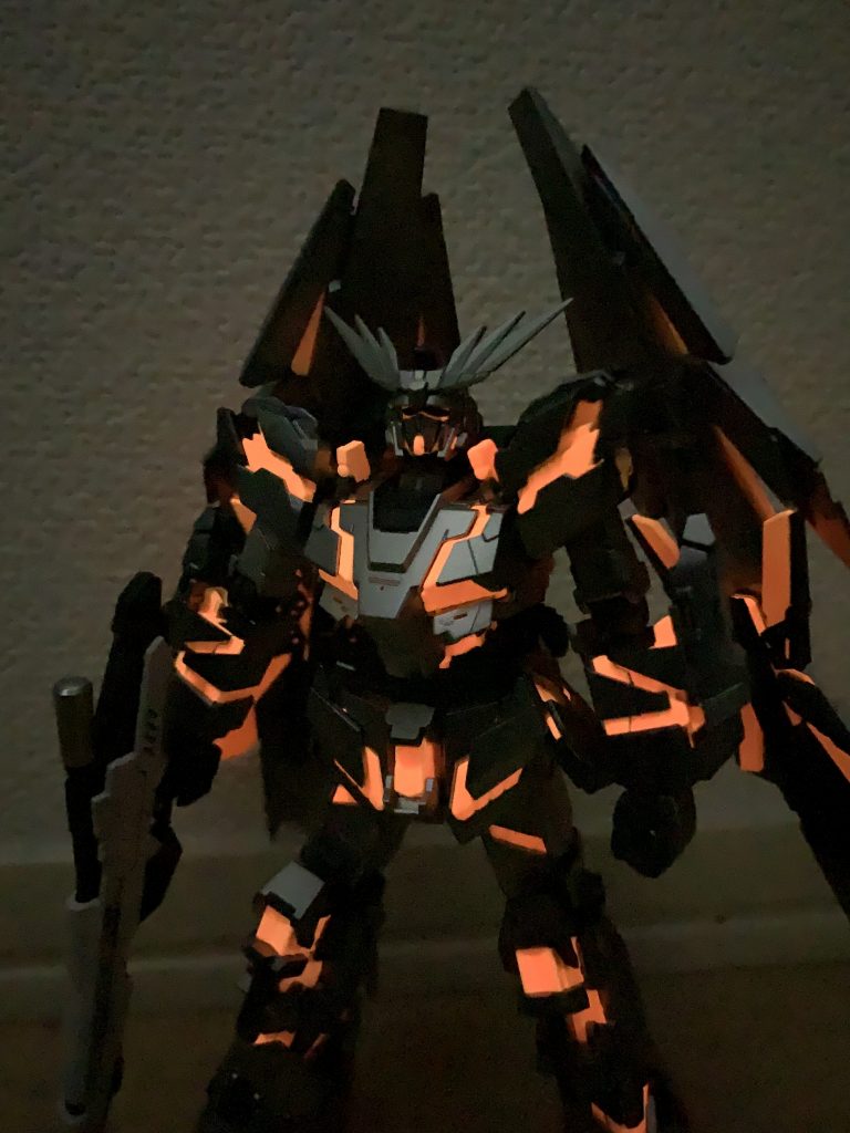 怪しげな発光…