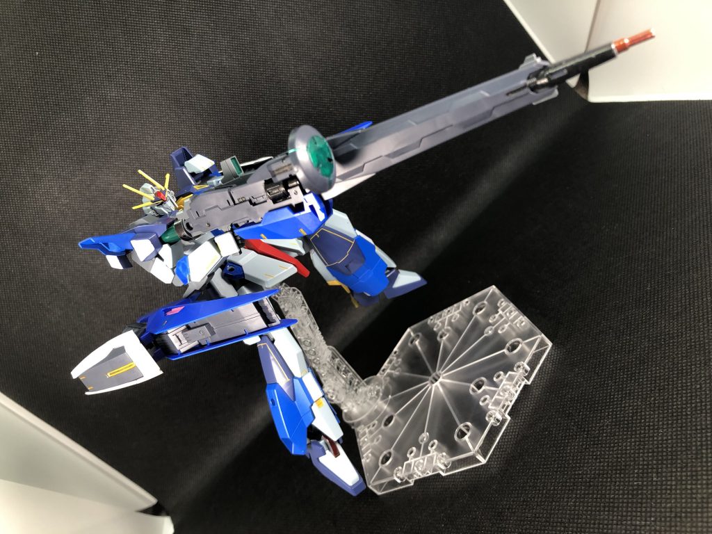 ライフルが前面に出る感じで。カッコいいですが、上体が隠れてしまうのと、ツインライフルであることが目立たないのが残念…^_^;