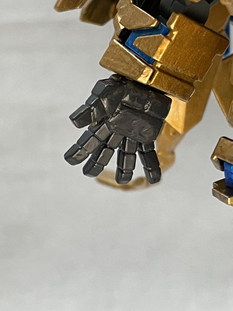 平手パーツはシルエットブースターのものを使用しましたが、内側が大きく肉抜きされていたのでエポキシパテで埋めました。エポキシパテ初めて使ったので表面処理がまだまだ甘いですね。数をこなして慣れないと。でも個人的には初めてにしては良いかなと満足しています。