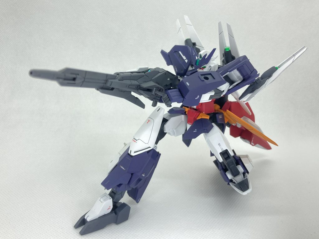 アニメOPの射撃姿勢の再現!塗装ハゲが怖いのでアングルで誤魔化してます笑以上、HGBD:Rユーラヴェンガンダムでした。久々のガンプラ復帰でしたが、最近のキットは以前にも増して出来がいいですね〜。色々と作りたいキットが多くて困ってしまいます。次は何を作ろうかな〜