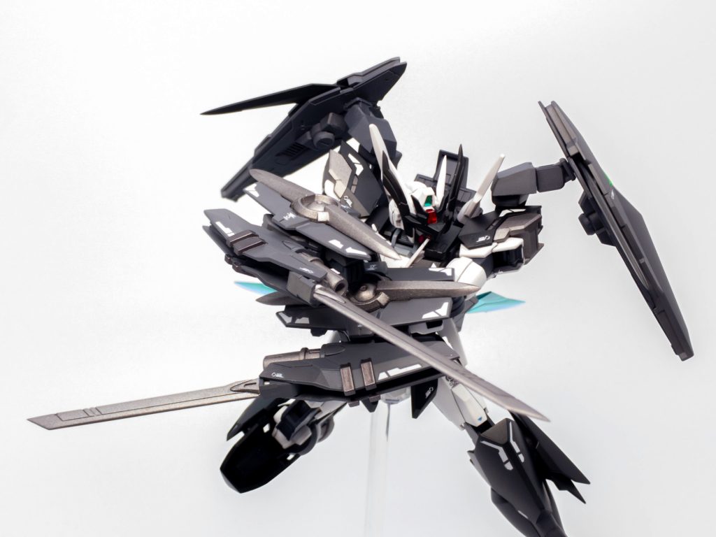 ブレード部分は複数のタイプがありミッションに応じて最適な物を選択する。