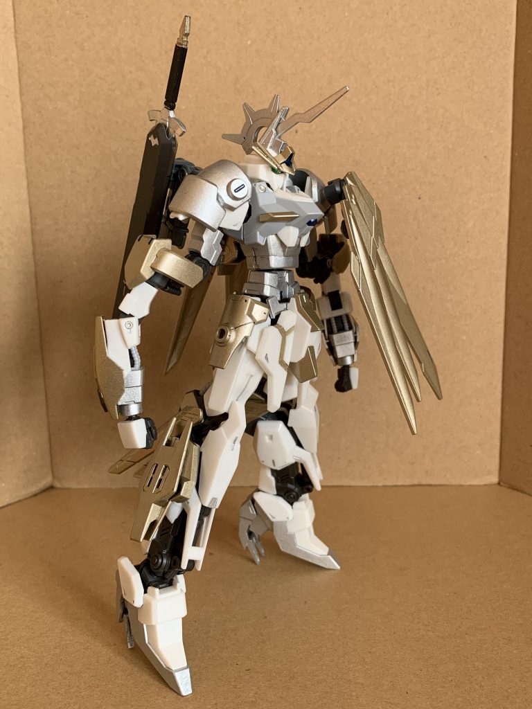 月虹の幻装兵フェガロフォス・ランヴォ–3枚目/制作者：T.K(てぃ〜け〜)