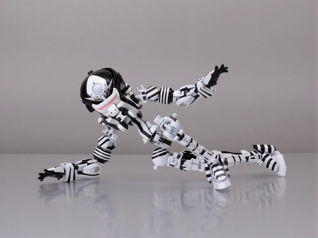 最後に。お気づきになった方も何人かはいらっしゃると思いますが、実はこの機体は、ウルトラ怪獣のダダがモチーフになっておりましたーさておき。最後までご覧いただき、ありがとうございました!