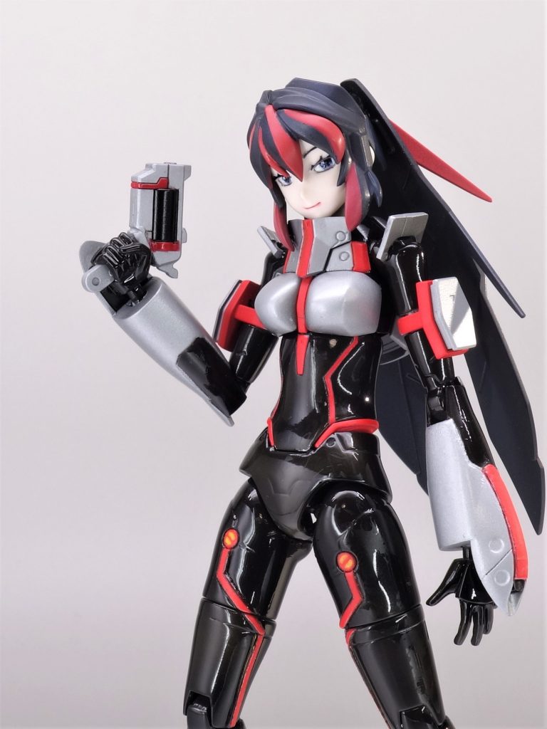 携行銃 フォンブラスターキットの二丁銃だとちょっとデカすぎる感じだったので、ザクアメイジングから一丁拝借してきました。