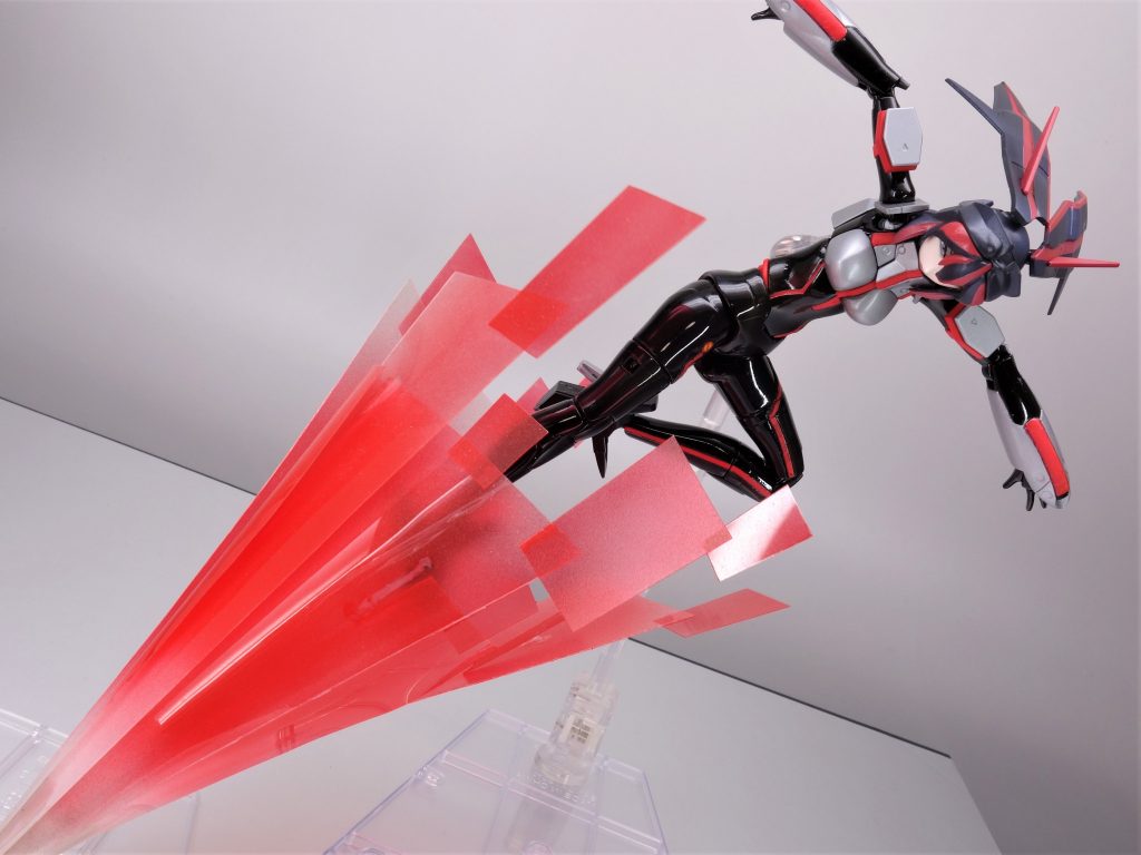 クリムゾンスマッシュ過去作https://gumpla.jp/hg/11535のエフェクトで、やばいキック。