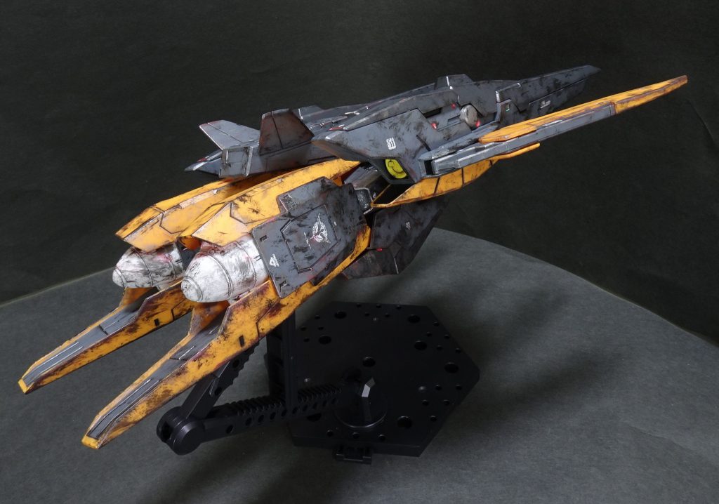 ハルートは大きめのパーツで構成されてる部分が多いので、差し色を入れるとカッコ良さが引き立ちます。クソデカCBマークも楽々貼れて楽しかったです。