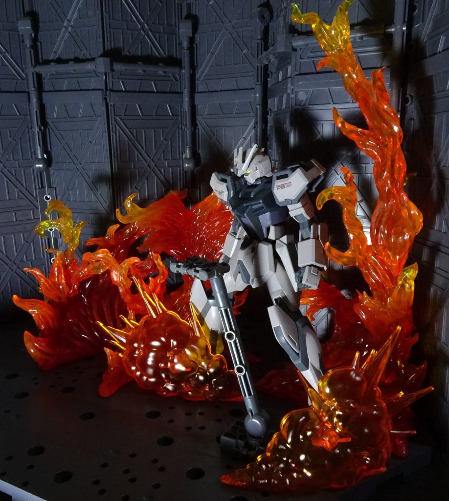 あんなに一緒だったのに…700円でHGストライクより組みやすいキットが出るとは思いませんでした