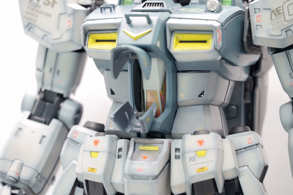 コックピットハッチを開けると、コア･ファイターのキャノピーが見えます。