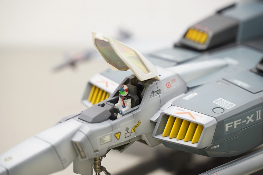 1/60 でも、パイロットの塗り分けは難しかったです。