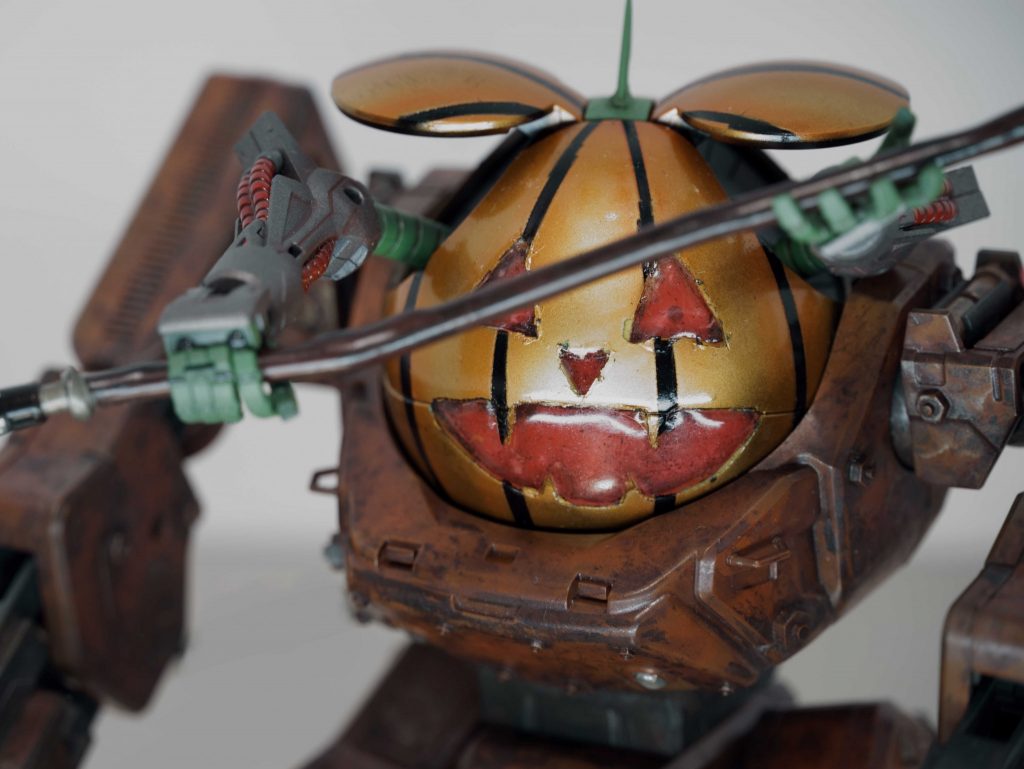 ハロウィン🎃の夜を楽しく過ごしていたハロくん。たまたま通りがかった工事現場で、なんと呪いのハロローダーに取り込まれてしまった！！すでに目つきがイッちゃってる･･･！