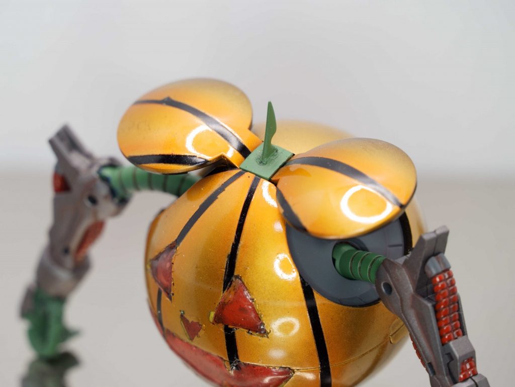 忘れていました。最重要項目です。カボチャハロ君の「ヘタ」はなんと指揮官ブレードアンテナでした！