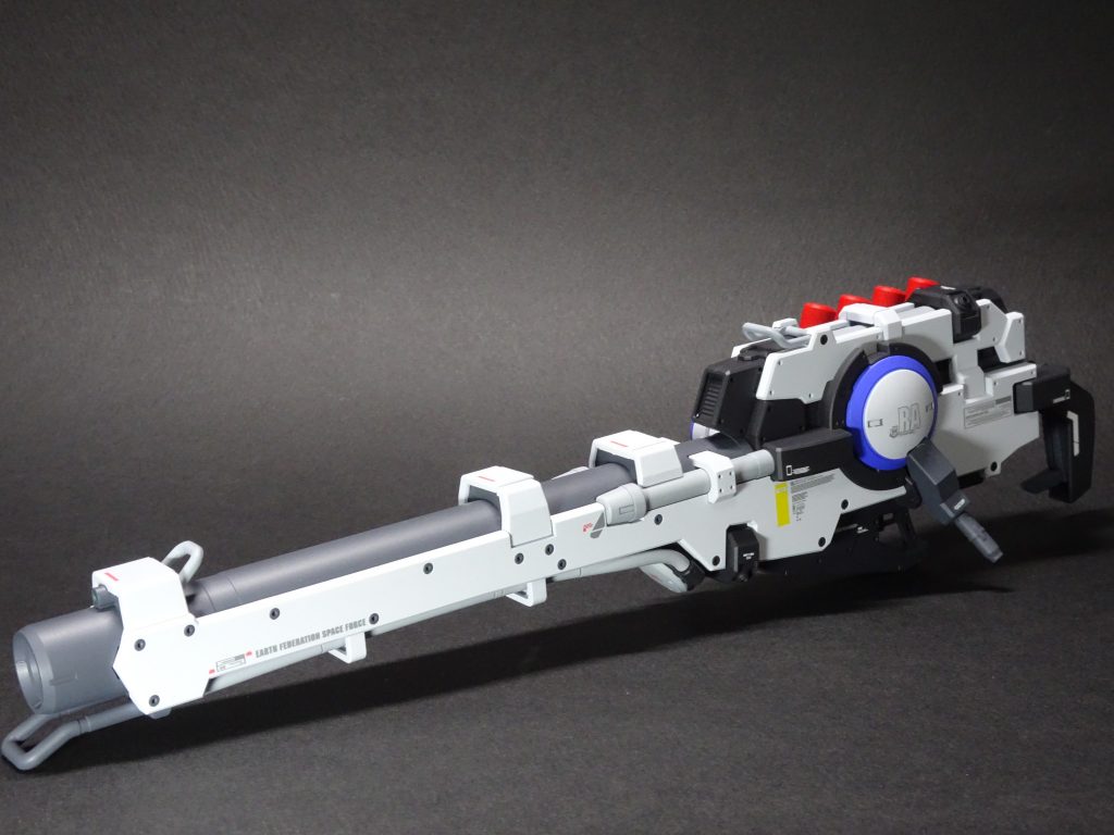 アクセントとして、先に制作したRG・ハイニューに使用したブルーと同じカラーを使用しました。