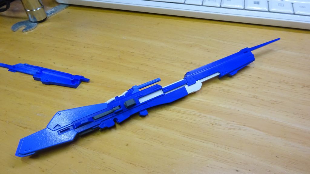 ハイパー・メガ・ランチャーの塗り分け。クールホワイトヨシ!