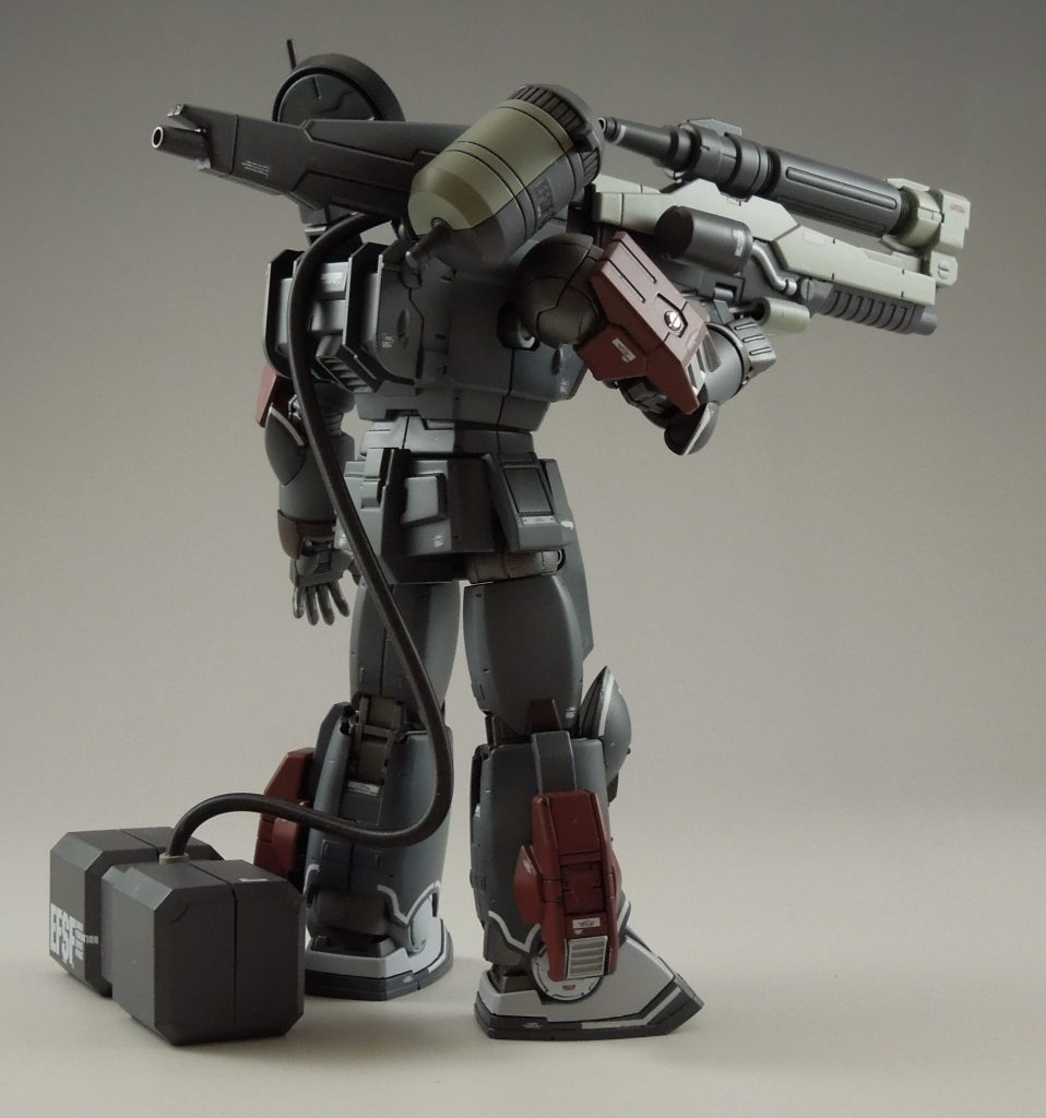 追加のエネルギーパックはモックアーミーセットのハンマーを使用。スプリングで本体と接続。