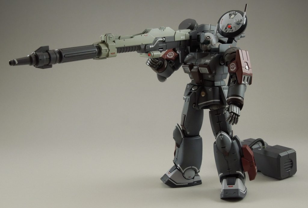 ハンドパーツ・頭部はガンキャノンのもの。