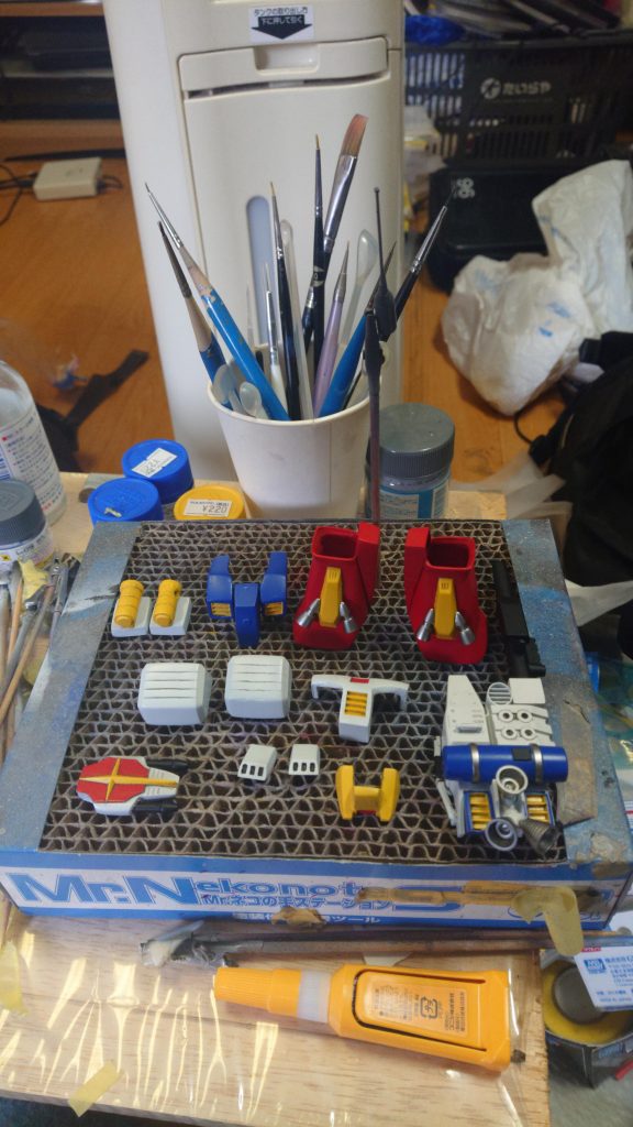 アーマー色付け完了!...まあ、やり直した部分もありますがね。