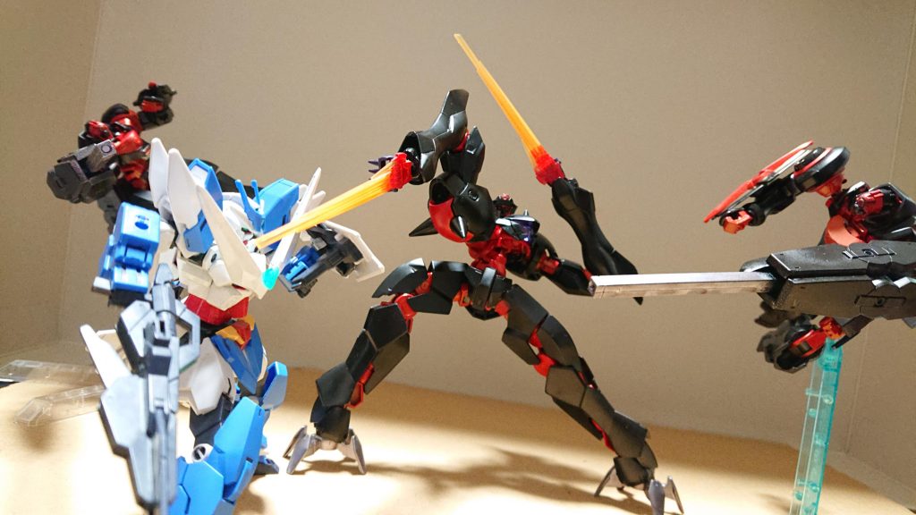 デッドキュクロプスを護衛し、防御や援護射撃などの連携で敵を追い詰める。