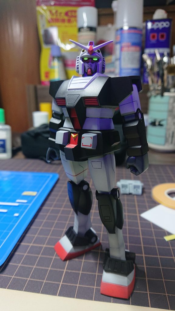ブラックライトでカメラアイ点灯確認!ビコーン