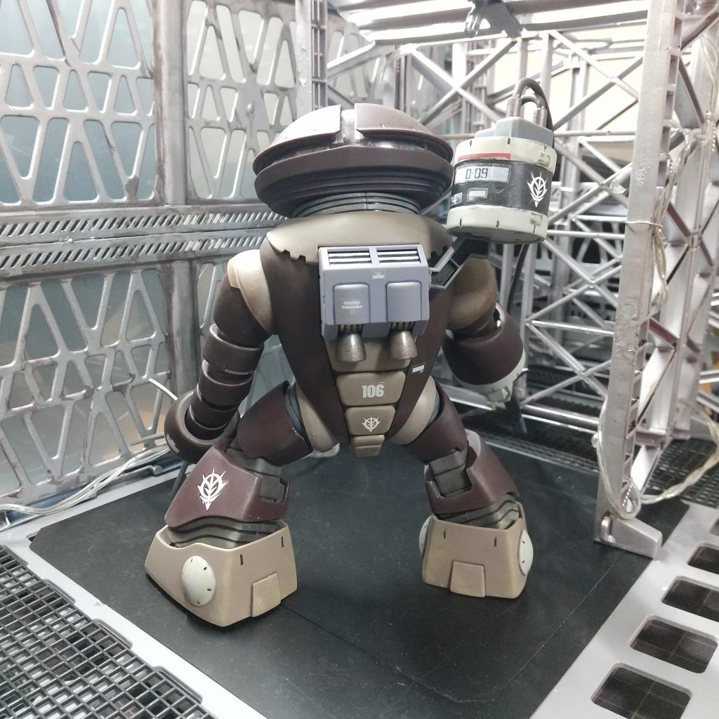 塗装は、ほぼガンダムマーカーとウェザリングカラーで仕上げています。