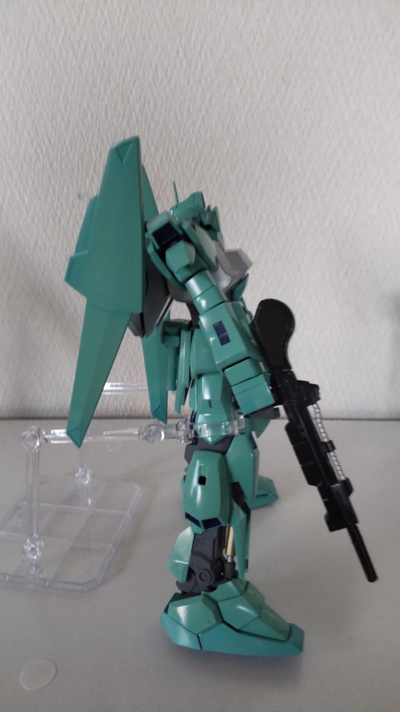 右武器はガイアのプリズムブルーブラックとシルバー（忘れました汗）