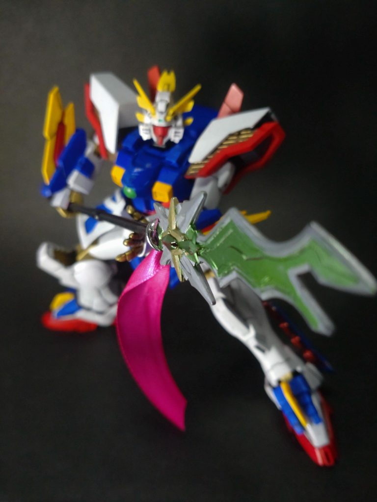 神器、王者の矛(自称)SDの槍をランナーで、延長して赤いリボンみたいなのは100均で探しできました。以外と気に入ってます!