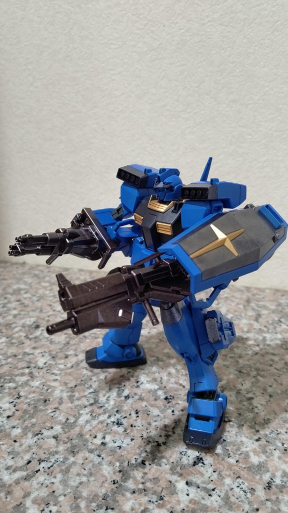 今回もトップコート吹きすぎてシールドや1部メタリックダークブルーが白化してしまいました…トップコート中々慣れませんね。