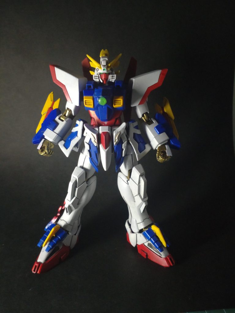 改修点としては、顔と肩をシャイニングに交換して、腰アーマーをSD張飛の物を加工して付けてます。