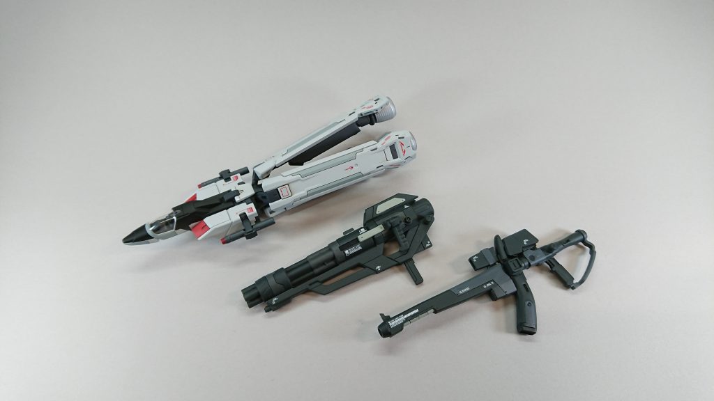 コア・ファイター、武器類です。ザンバスターも少し形状変更をして、ビームガトリングを追加装備しています。