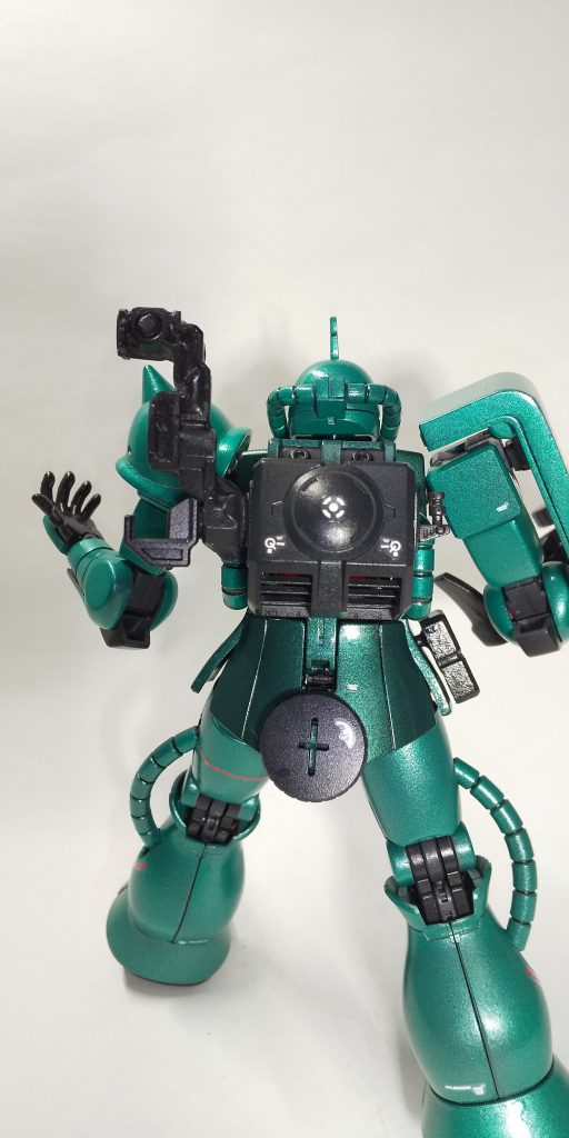 三文芝居にお付き合いいただき有難うございました。久しぶりの投稿です。年末年始なかなか作業時間が取れません。去年秋ごろHGUCシャアザクが家電量販店に量産されていたので買ってみました。旧ヴァーチェのジャンクも手に入ったので支援タイプにしてみましたが如何でしょう?