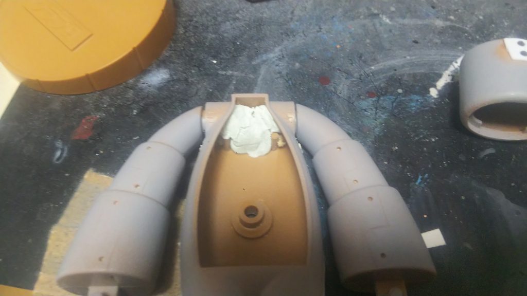 改造は、腕の可動部にポリキャップを力技で仕込んであります。